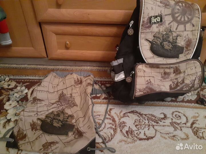 Школьный рюкзак