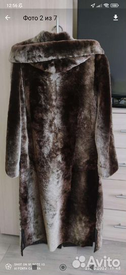 Шуба мутоновая с капюшоном 50 52р
