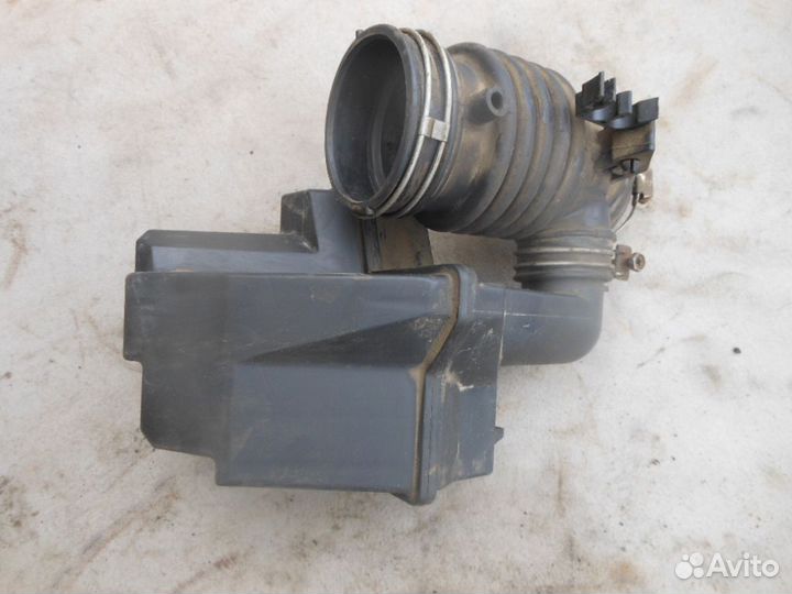 Корпус воздуш. фильтра с гофрой Nissan Sunny B15