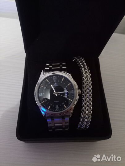 Мужские наручные часы с браслетом новые