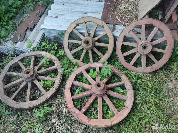 Колёса деревянные от телеги (старинные)
