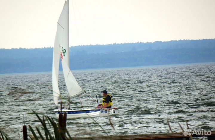 Парусный швертбот