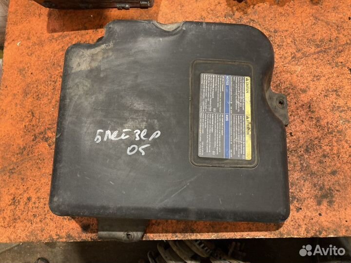 Крышка воздушного фильтра Chevrolet Trail Blazer 1