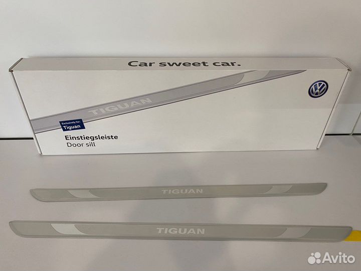 Накладка порогов с надписью Tiguan MQB 5NA071303