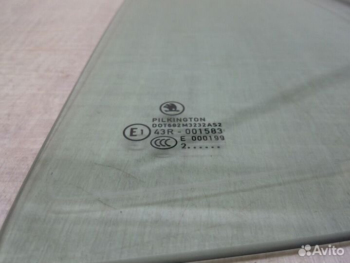 Стекло двери заднее левое Skoda Fabia 2 1.2 CGP