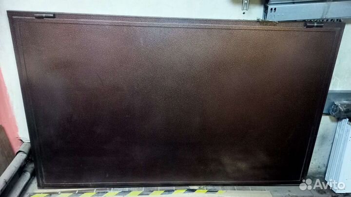 Дверь металлическая холодная, калитка