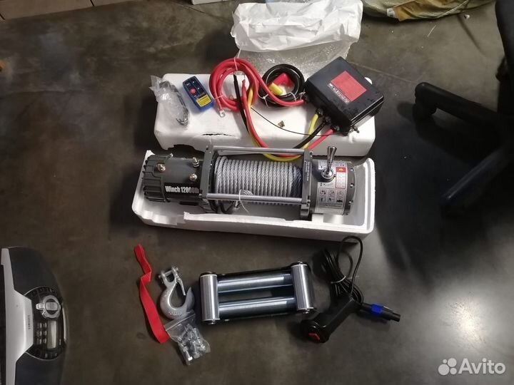 Лебедка электрическая автомобильная