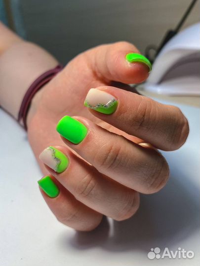 Модель на маникюр