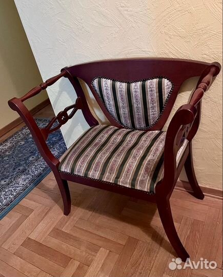 Банкетка в прихожую