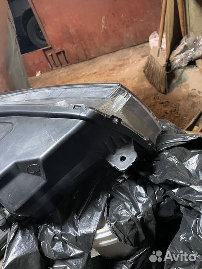 Фара левая черная Chevrolet Cruze
