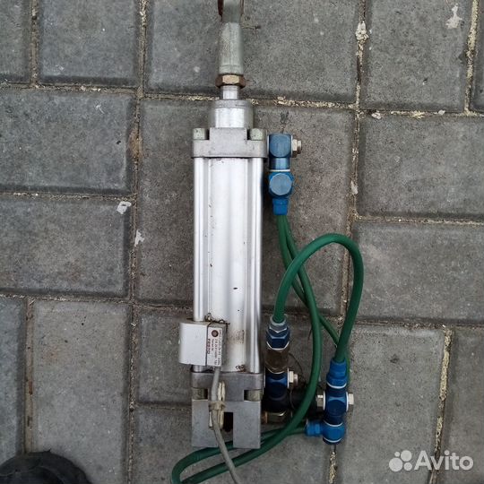 Пневмоцилиндр festo