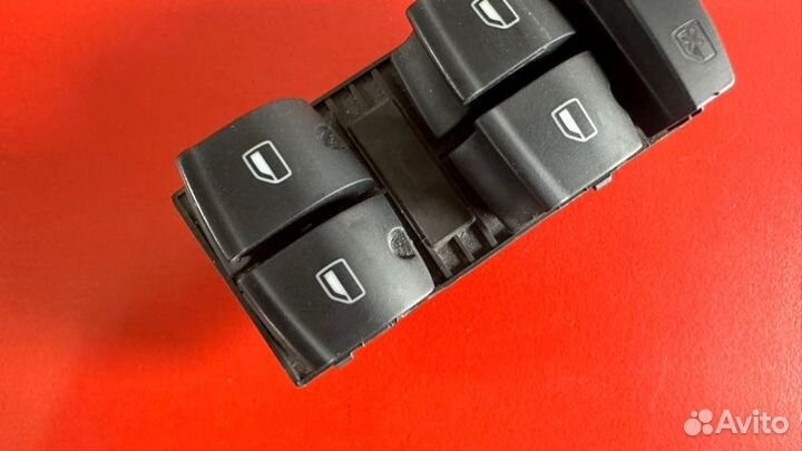 Блок управления стеклоподъемниками передний левый