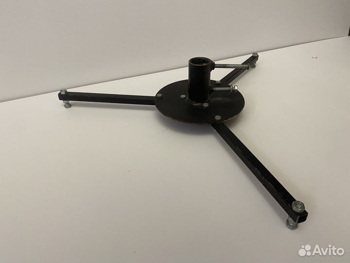 Искусственная елка 210 см с кастомной подставкой