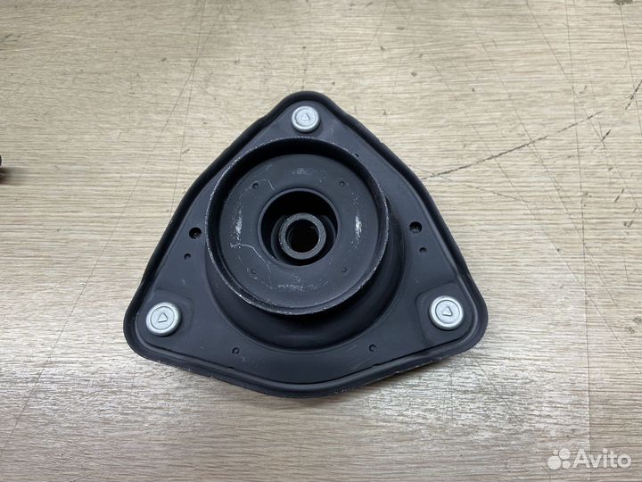 Опора передней стойки Toyota Rav4 50