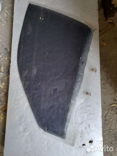 Стекло правое передние Hyundai Accent