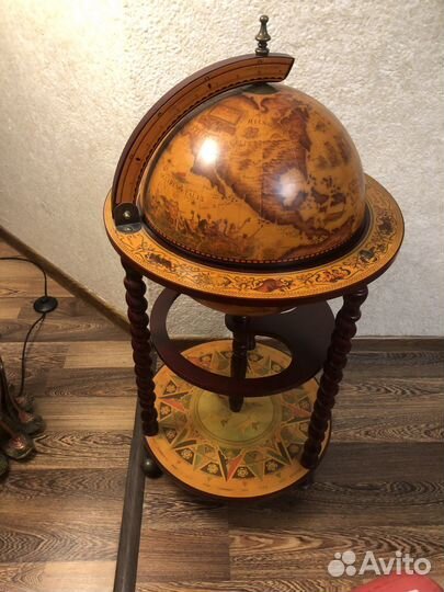 Глобус-бар, «Астроном». Деревянный