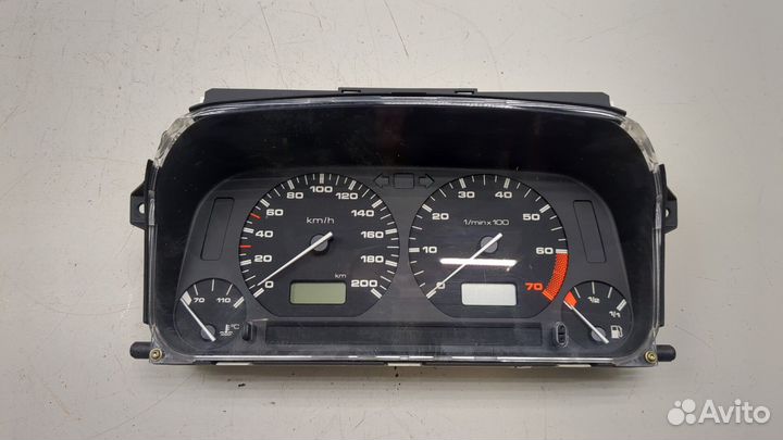 Щиток приборов Volkswagen Polo, 1995