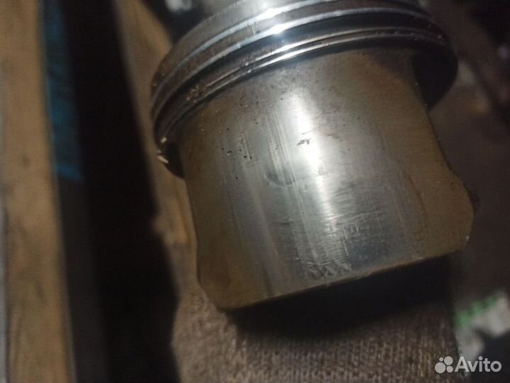 Поршень с шатуном Мерседес