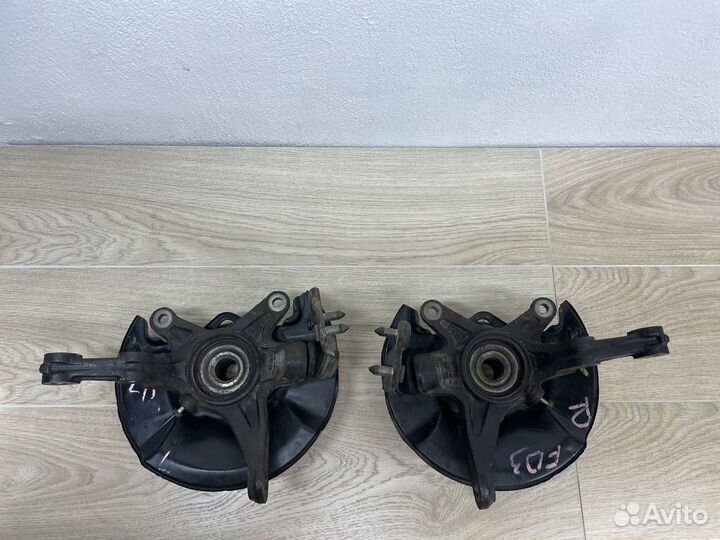 Кулак поворотный передний левый Honda Civic 4D 1.3