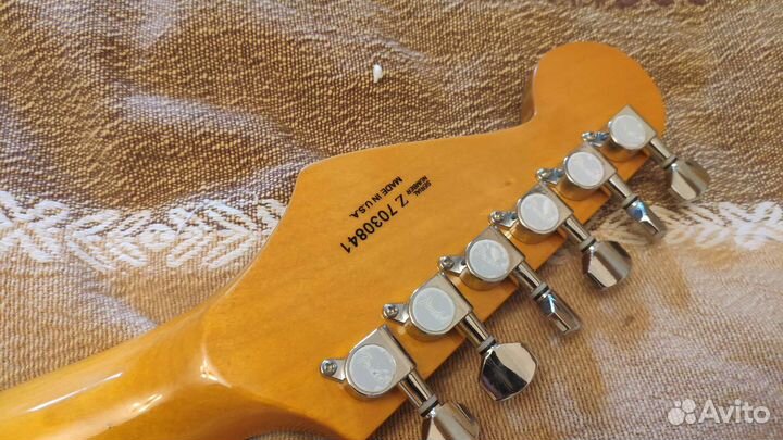 Реплика Fender Stratocaster махагон/клен б/у