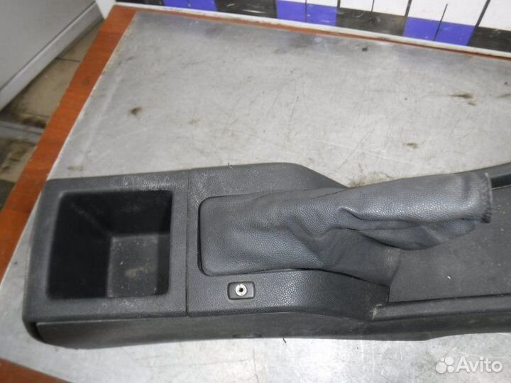 Консоль между сидений Opel Astra H Z18XER 2008