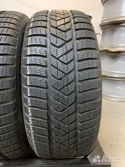 Pirelli Winter Sottozero 3 225/45 R18 95V
