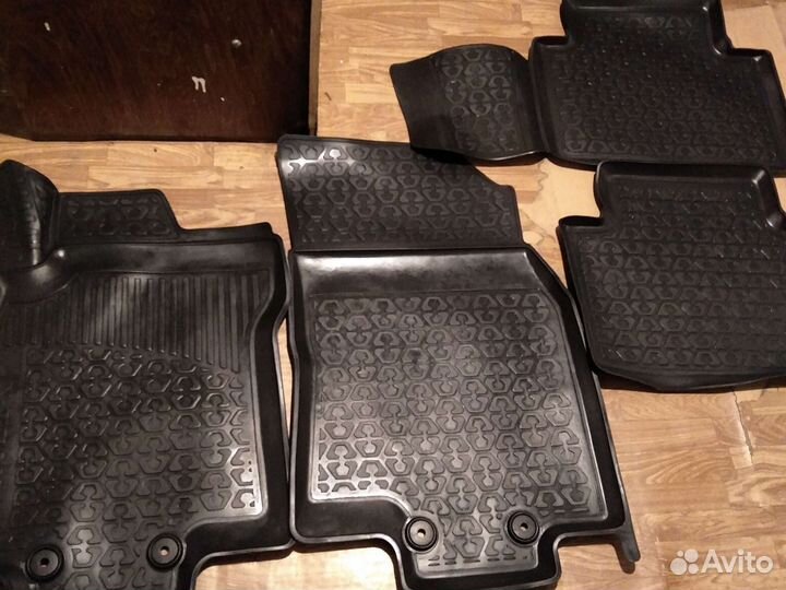 Резиновые коврики на Nissan Х-trail