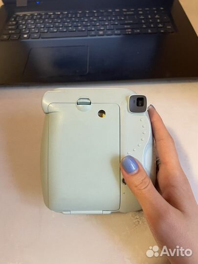 Полароид Instax mini 8