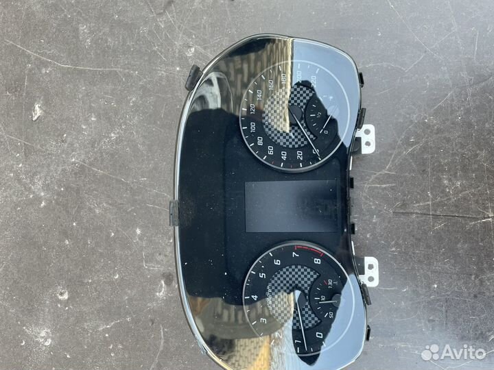 Щиток приборов Hyundai Solaris