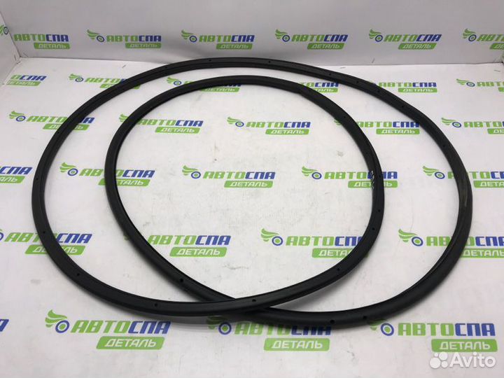 Уплотнитель двери передний правый Mazda Cx-30