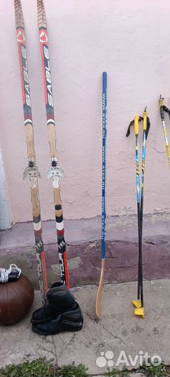 Лыжи беговые 2 пары. Боты 41 размер