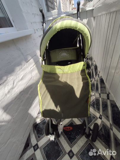 Прогулочная коляска