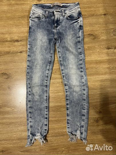 Джинсы для девочки 134р (8-9лет)