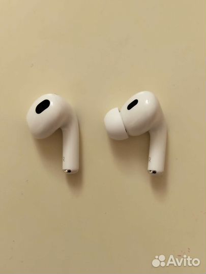 AirPods 3 правый наушник и AirPods Pro 2 правый