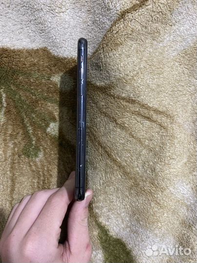 Телефон iPhone 10