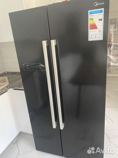 Холодильник Midea MRS518snbl1