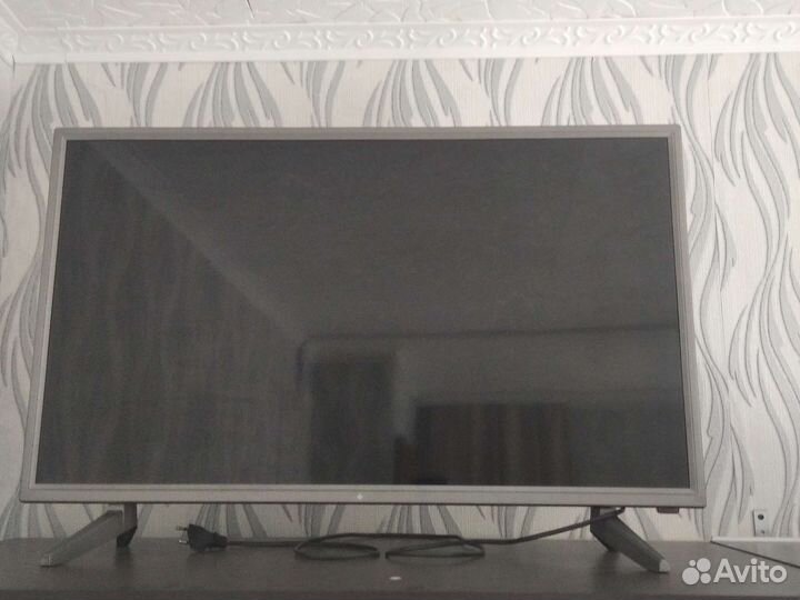 Плазменный телевизор LED 32(81) deep, Smart TV