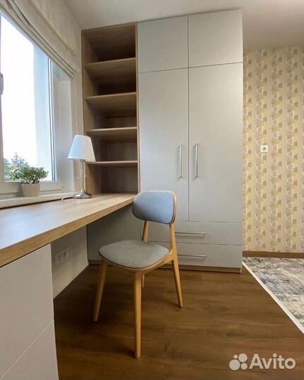 Рабочая зона у окна