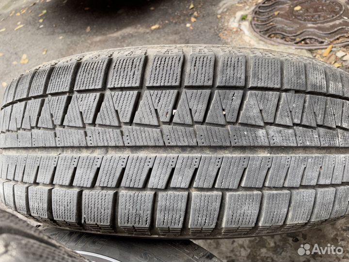 Bridgestone Blizzak Revo GZ 215/60 R16