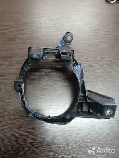 Кронштейн противотуманной фары левый Toyota Rav4