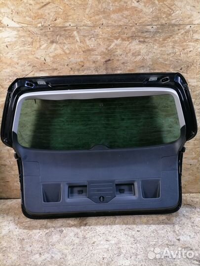 Крышка багажника Volkswagen Passat B6 wagon дефект