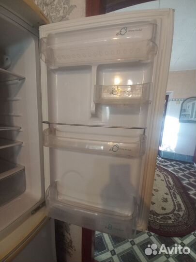 Холодильник samsung