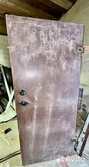 Дверь входная металлическая с замком