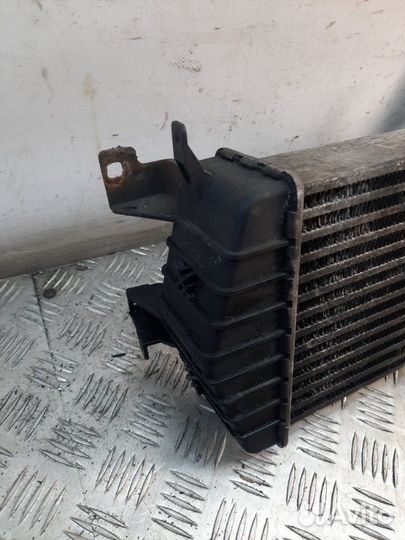 Интеркулер Opel Astra универсал 1.7 Z17DTH 2010