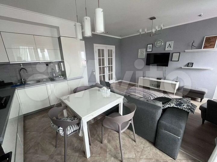 3-к. квартира, 72 м², 8/10 эт.