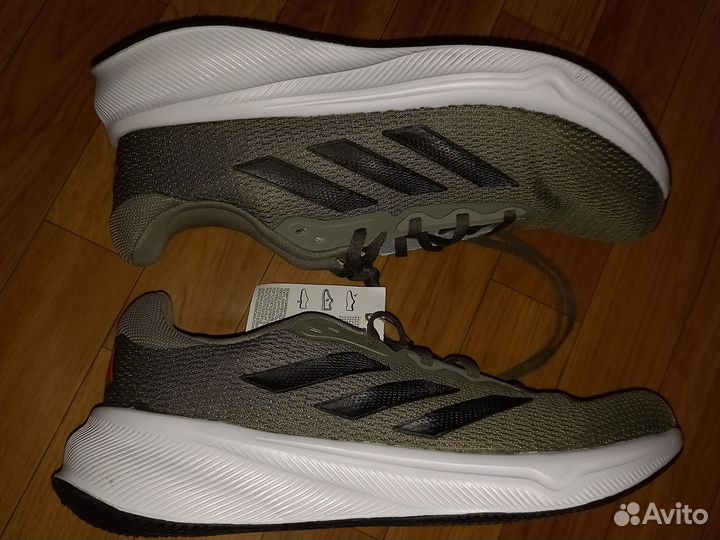 Беговые кроссовки Adidas Response