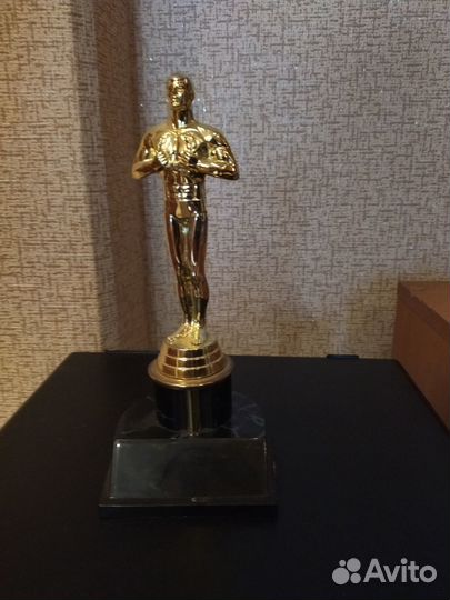 Оскар статуэтка