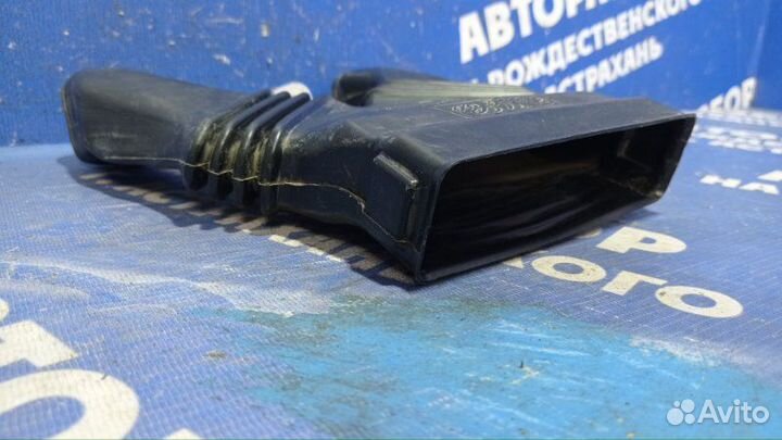 Воздуховод Ford Focus 2 седан 2006