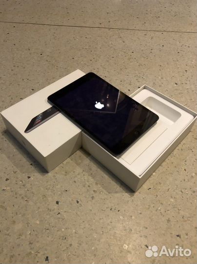 iPad mini -2 (16, GB space grey) оригрнал+игры