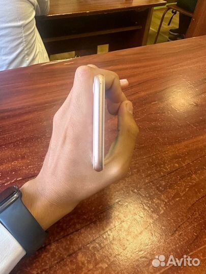 iPhone 8, 64 ГБ